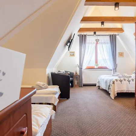 Couette-café Joanna 3*