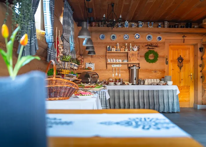 לינה וארוחת בוקר Joanna 3*